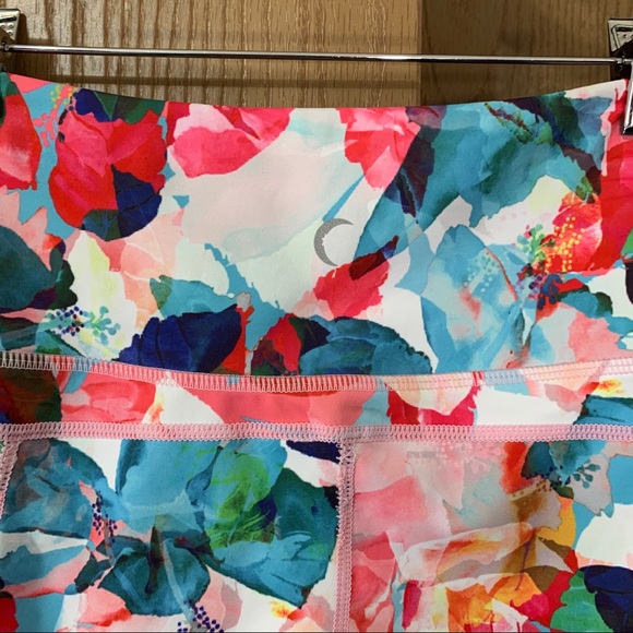 Zyia Floral High Rise LightnTight Leggings Pocket - Picture 6 of 10